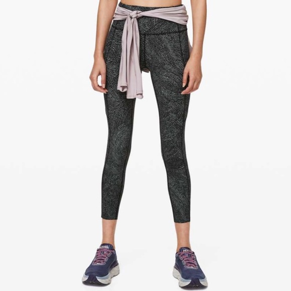 *SOLD* Lululemon Fast and Free Tight *Nulux* - Picture 3 of 11